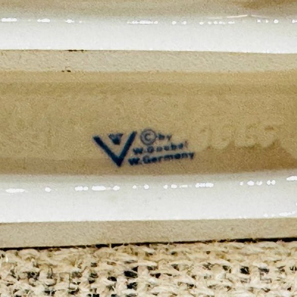 W. Goebel Redhead Boy Bowling Figurine Signed - Picture 8 of 9